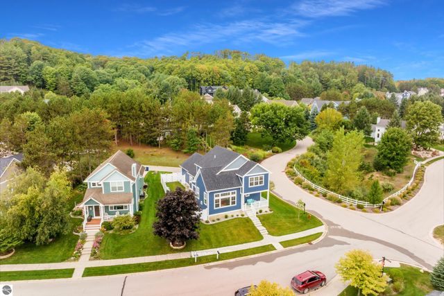 10708 Shrewbury Street, Traverse City, MI 49684