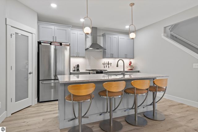 10708 Shrewbury Street, Traverse City, MI 49684