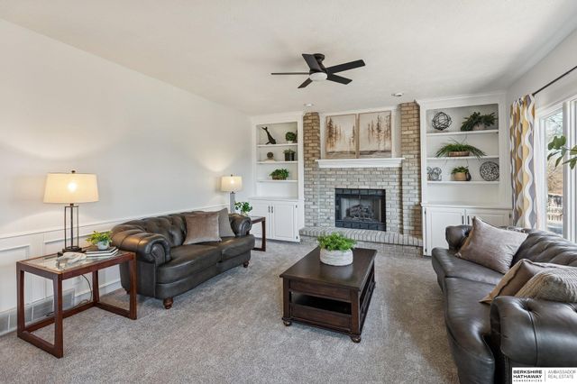 6313 S 156th Avenue, Omaha, NE 68135