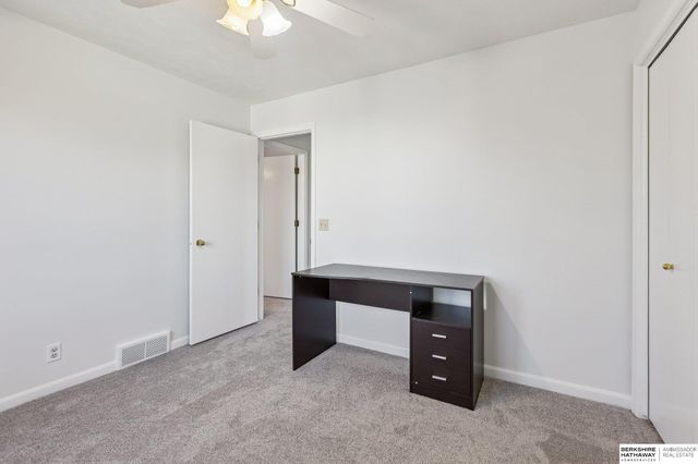 6313 S 156th Avenue, Omaha, NE 68135