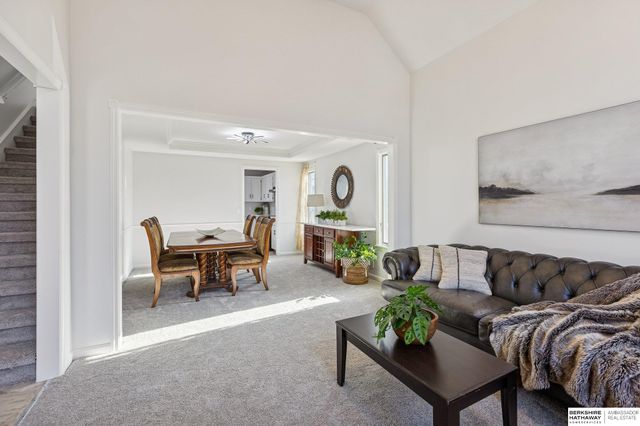 6313 S 156th Avenue, Omaha, NE 68135