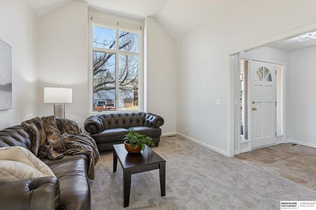 6313 S 156th Avenue, Omaha, NE 68135