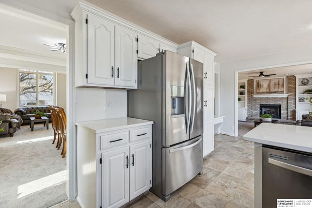 6313 S 156th Avenue, Omaha, NE 68135