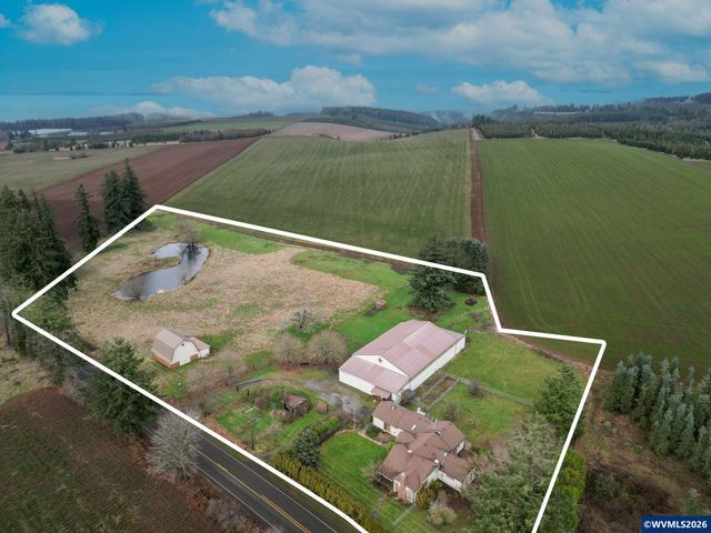 1060 Silver Falls Dr NE, Silverton, OR 97381