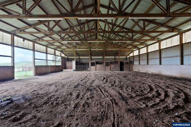 1060 Silver Falls Dr NE, Silverton, OR 97381