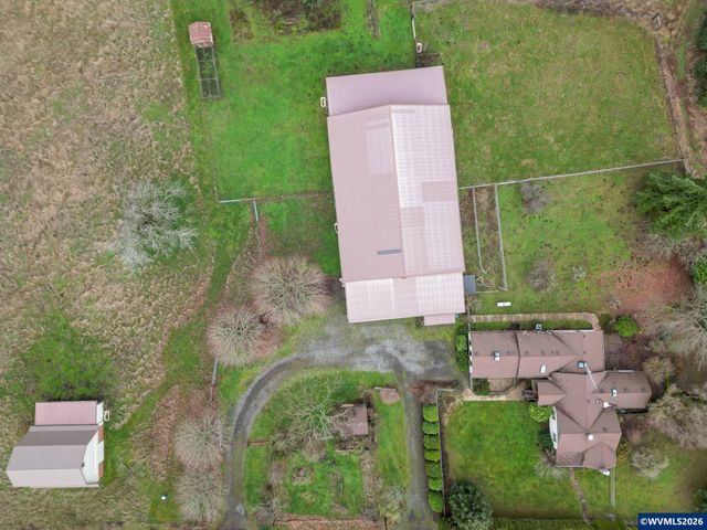 1060 Silver Falls Dr NE, Silverton, OR 97381