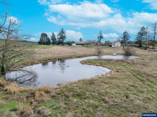 1060 Silver Falls Dr NE, Silverton, OR 97381