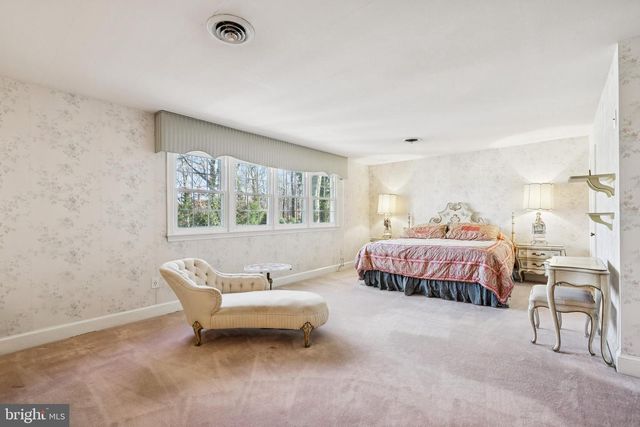 2 ORIOLE WAY, Moorestown, NJ 08057