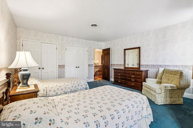 2 ORIOLE WAY, Moorestown, NJ 08057