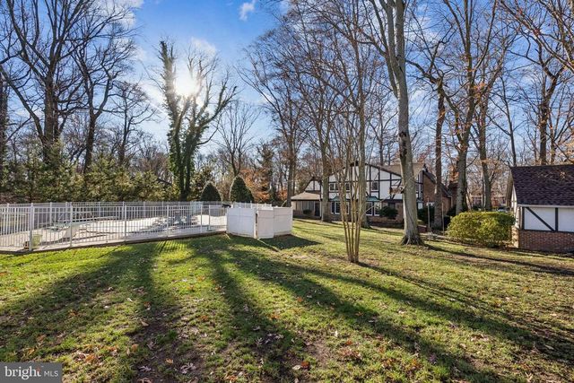 2 ORIOLE WAY, Moorestown, NJ 08057