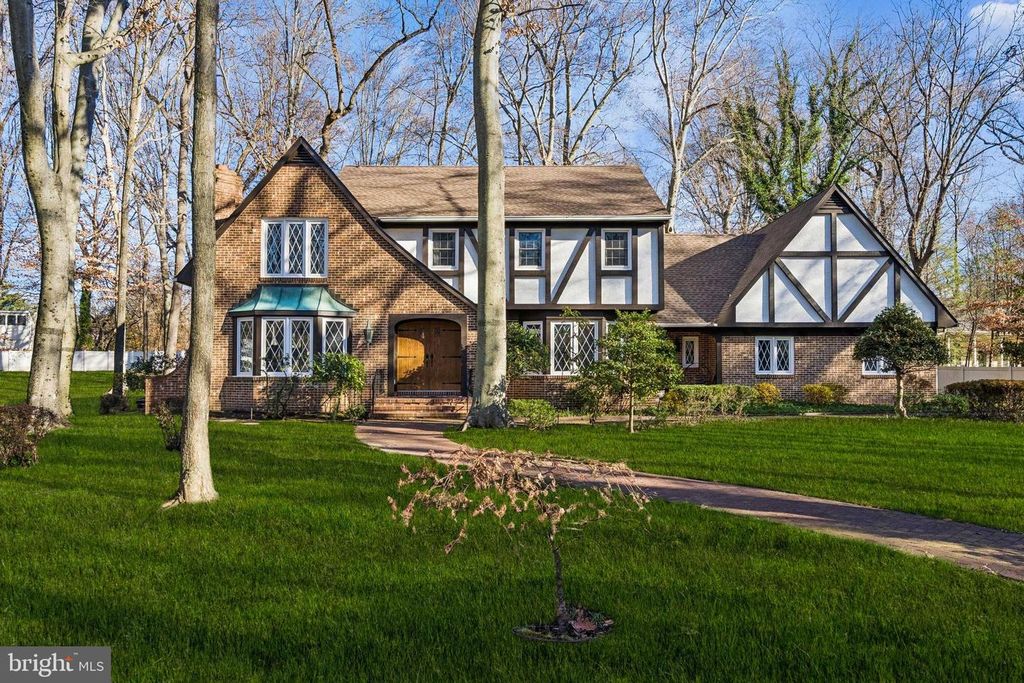 2 ORIOLE WAY, Moorestown, NJ 08057