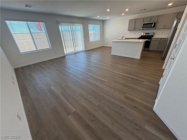 10352 Ricordi Street, Las Vegas, NV 89117