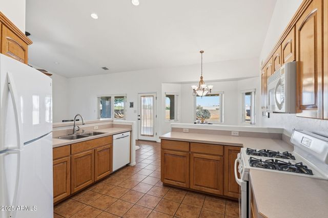 3611 WHEELAN Loop, Sierra Vista, AZ 85635