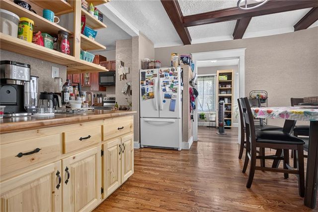 4140 PROSPECT Avenue, Kansas City, MO 64130