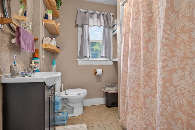 4140 PROSPECT Avenue, Kansas City, MO 64130