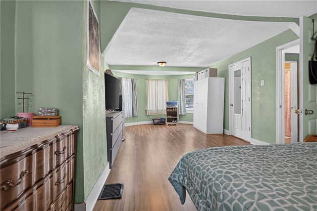 4140 PROSPECT Avenue, Kansas City, MO 64130