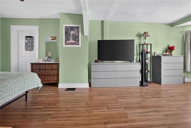 4140 PROSPECT Avenue, Kansas City, MO 64130