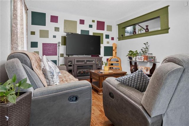 4140 PROSPECT Avenue, Kansas City, MO 64130