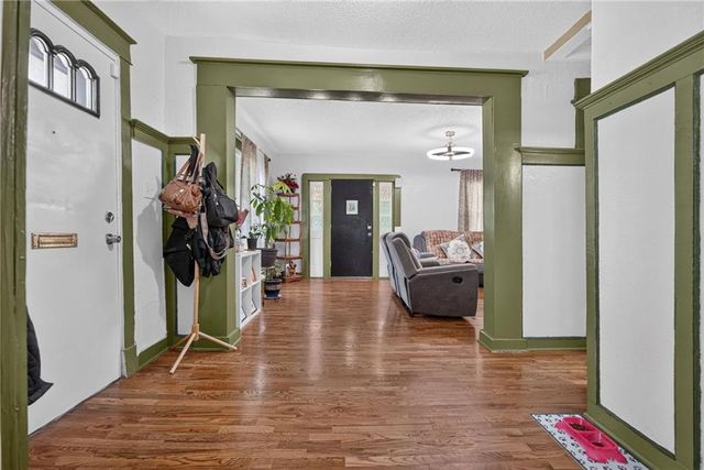 4140 PROSPECT Avenue, Kansas City, MO 64130