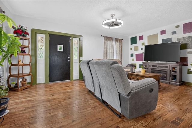 4140 PROSPECT Avenue, Kansas City, MO 64130