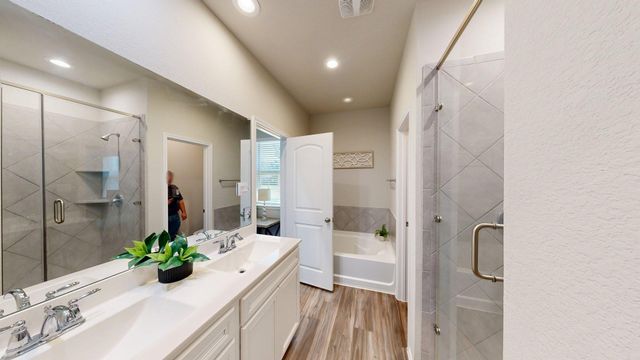 9208 Inland Leather Lane, Conroe, TX 77385