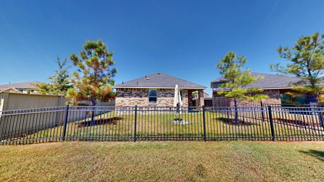 9208 Inland Leather Lane, Conroe, TX 77385