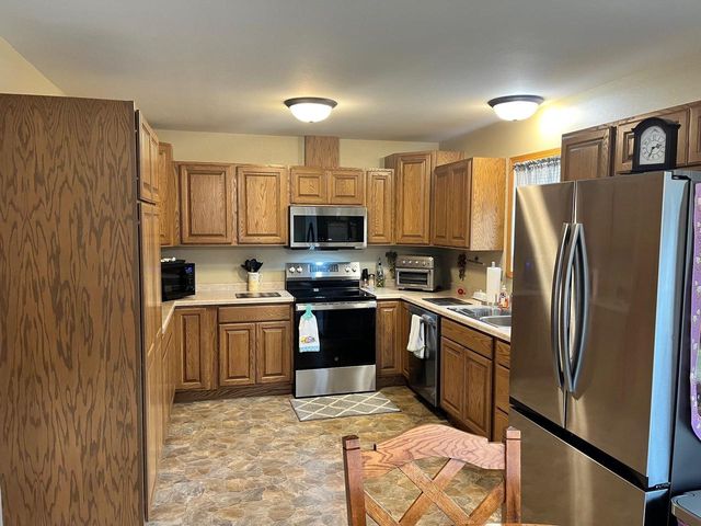 1197 S Cree Dr, Friendship, WI 53934