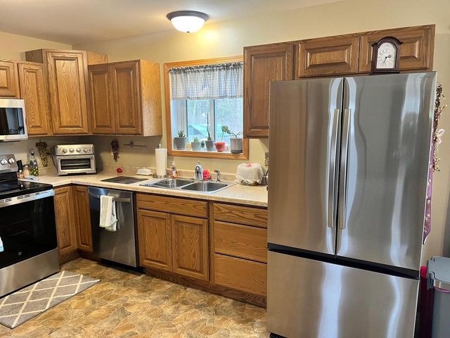 1197 S Cree Dr, Friendship, WI 53934