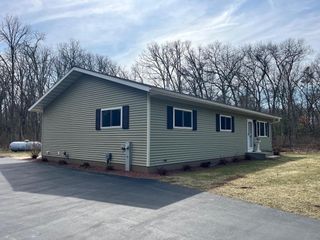 1197 S Cree Dr, Friendship, WI 53934