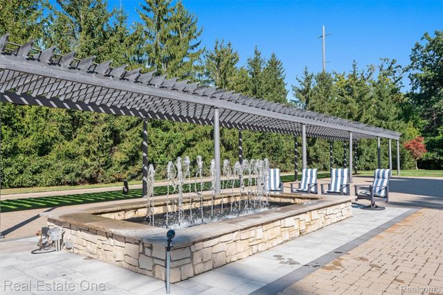 1343 Orchard Ridge Road, Bloomfield Hills, MI 48304