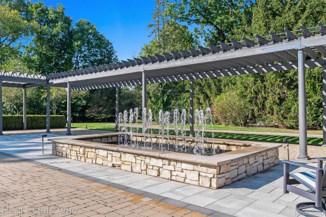 1343 Orchard Ridge Road, Bloomfield Hills, MI 48304