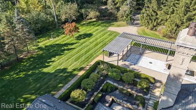 1343 Orchard Ridge Road, Bloomfield Hills, MI 48304