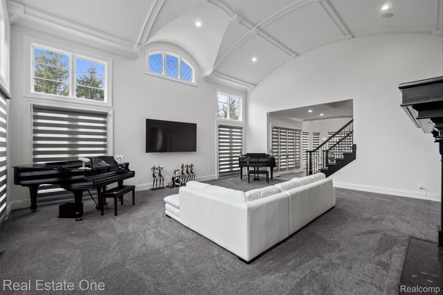 1343 Orchard Ridge Road, Bloomfield Hills, MI 48304