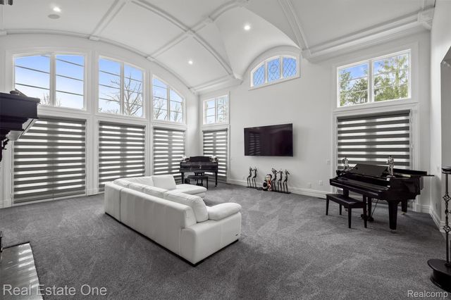 1343 Orchard Ridge Road, Bloomfield Hills, MI 48304