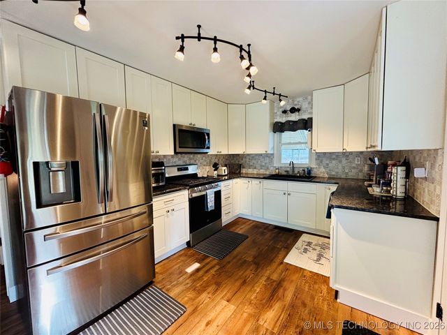 401 High Street, Eufaula, OK 74432