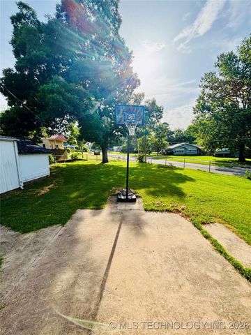 401 High Street, Eufaula, OK 74432