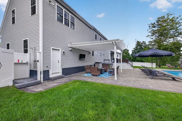 20 Kelly Ln, Brockton, MA 02301