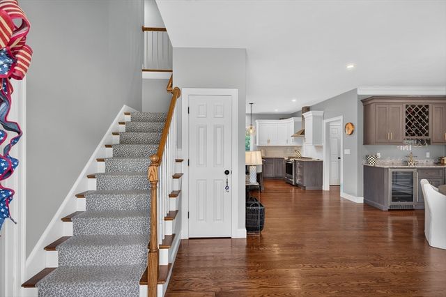 20 Kelly Ln, Brockton, MA 02301