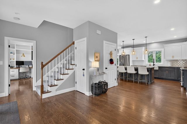 20 Kelly Ln, Brockton, MA 02301