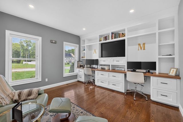 20 Kelly Ln, Brockton, MA 02301