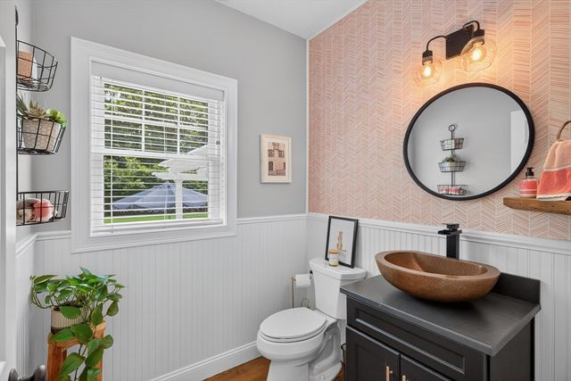 20 Kelly Ln, Brockton, MA 02301