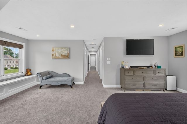 20 Kelly Ln, Brockton, MA 02301