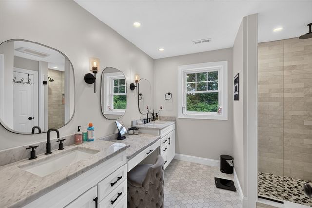 20 Kelly Ln, Brockton, MA 02301