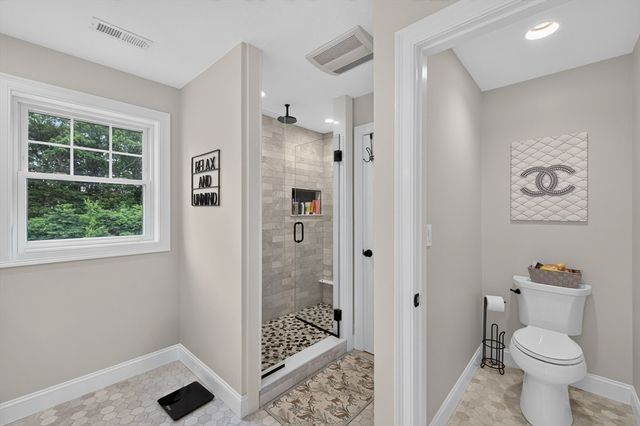 20 Kelly Ln, Brockton, MA 02301