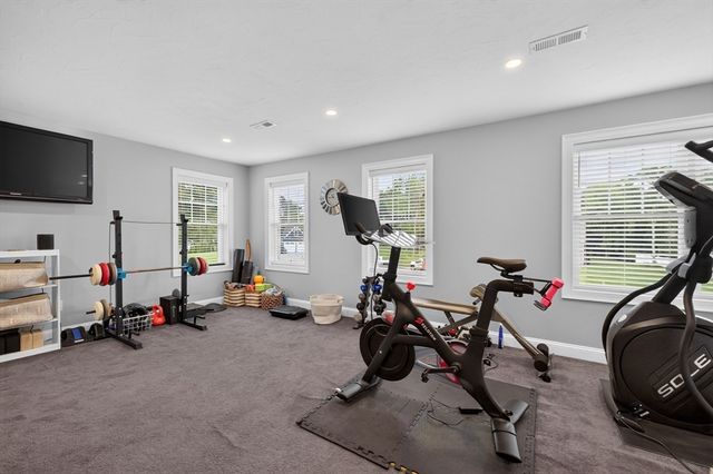 20 Kelly Ln, Brockton, MA 02301