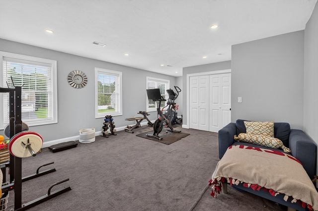 20 Kelly Ln, Brockton, MA 02301