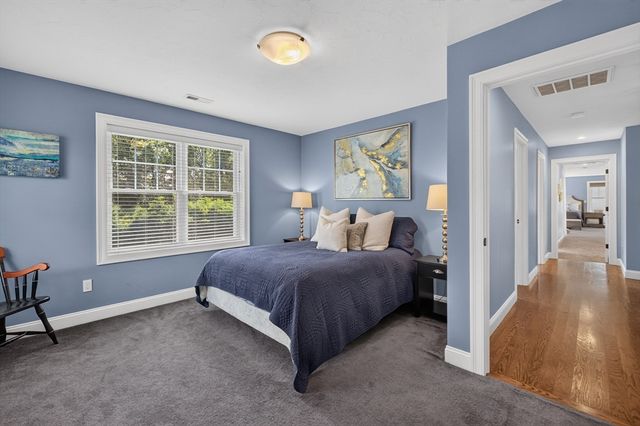 20 Kelly Ln, Brockton, MA 02301