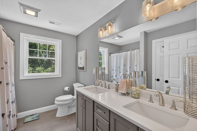 20 Kelly Ln, Brockton, MA 02301
