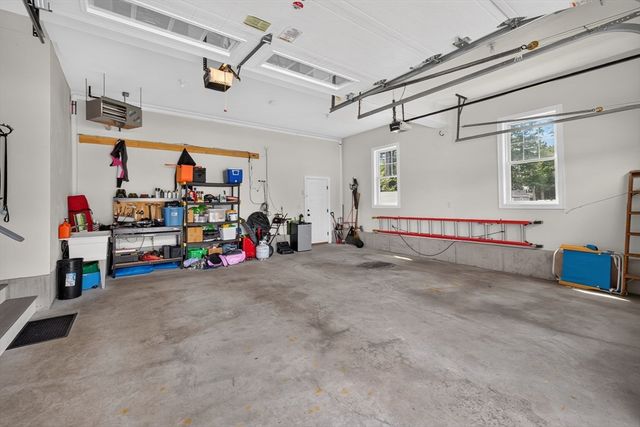 20 Kelly Ln, Brockton, MA 02301