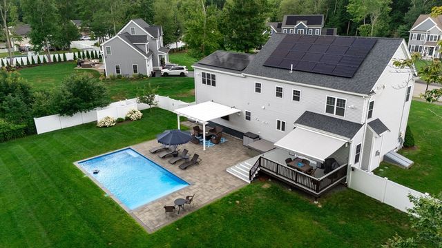 20 Kelly Ln, Brockton, MA 02301